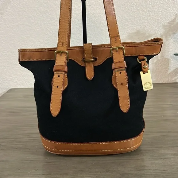 Vintage Dooney & Bourke Cabriolet Black Canvas / Leather Trim Bucket Bag - Picture 2 of 12